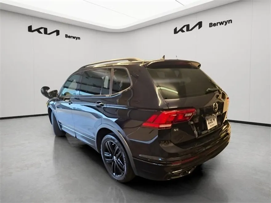 2022 Volkswagen Tiguan SE R-Line Black photo 1