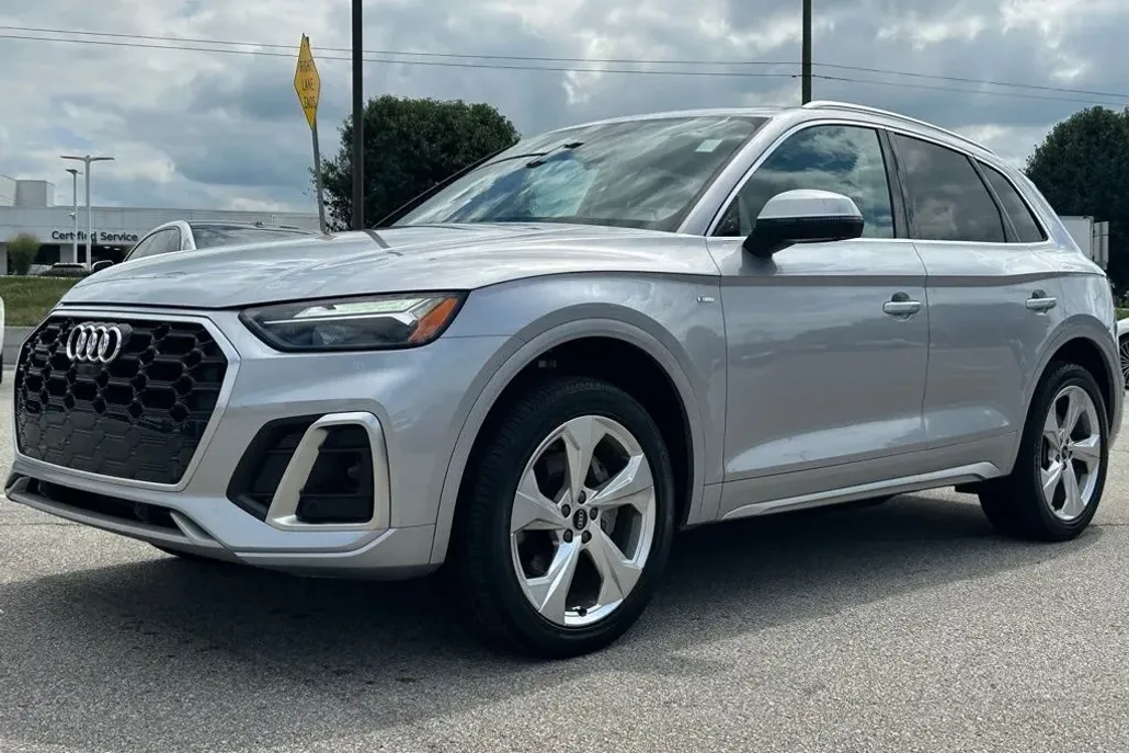 2022 Audi Q5 45 S line Premium photo 1