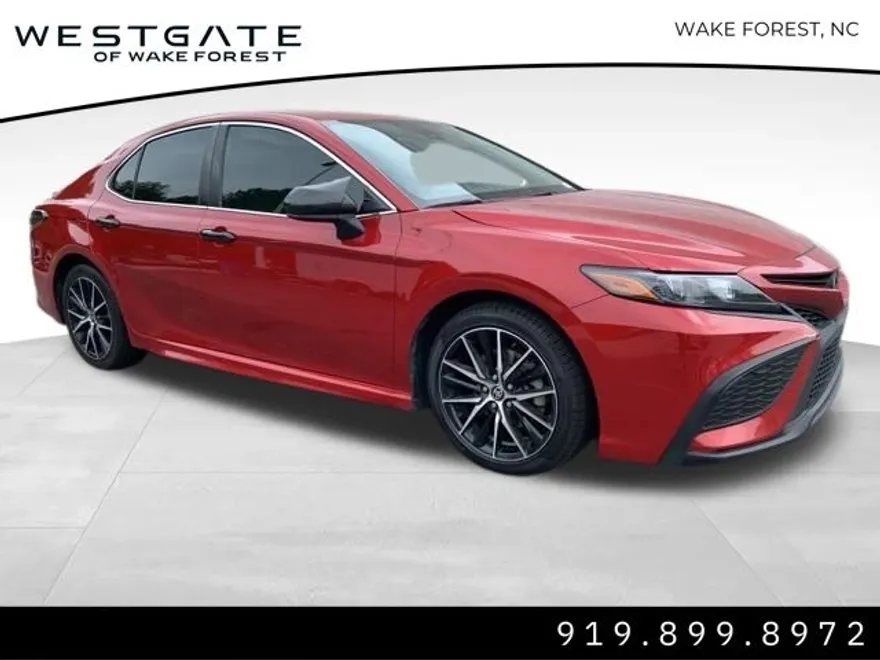 2021 Toyota Camry SE photo 1