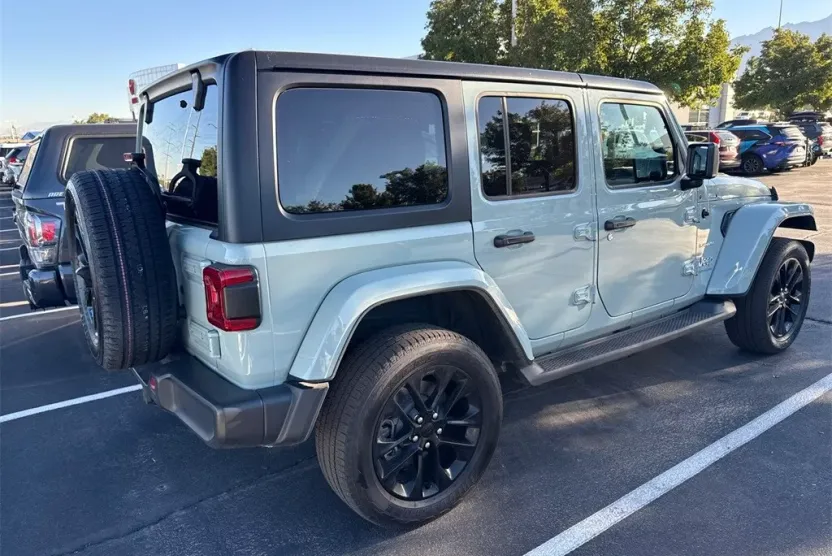 2023 Jeep Wrangler Sahara 4xe photo 1