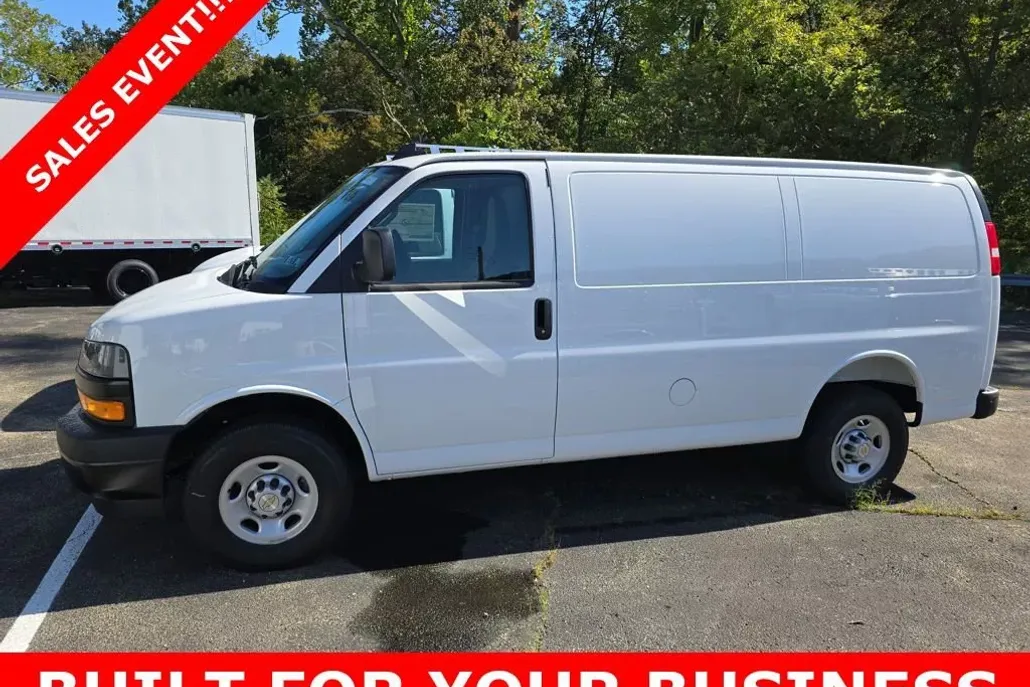 2025 Chevrolet Express 2500 Work Van Cargo photo 1