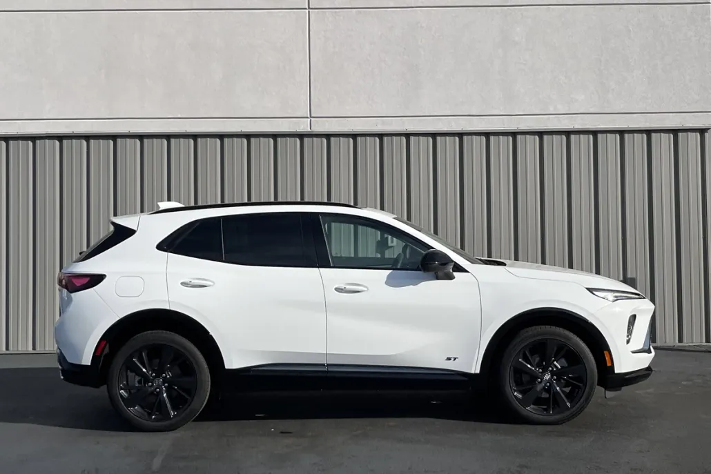 2025 Buick Envision Sport Touring photo 1