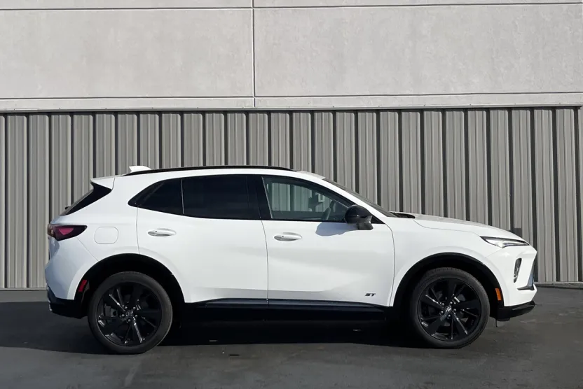 2025 Buick Envision Sport Touring photo 1