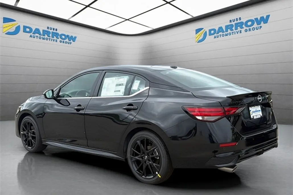 2025 Nissan Sentra SR photo 1
