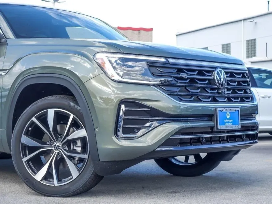 2025 Volkswagen Atlas Cross Sport SEL Premium R-Line photo 1