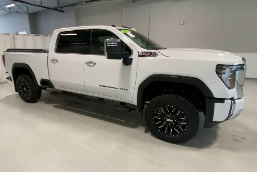 2024 Gmc Sierra 2500 HD Denali photo 1