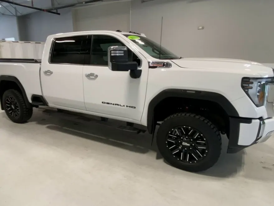 2024 Gmc Sierra 2500 HD Denali photo 1