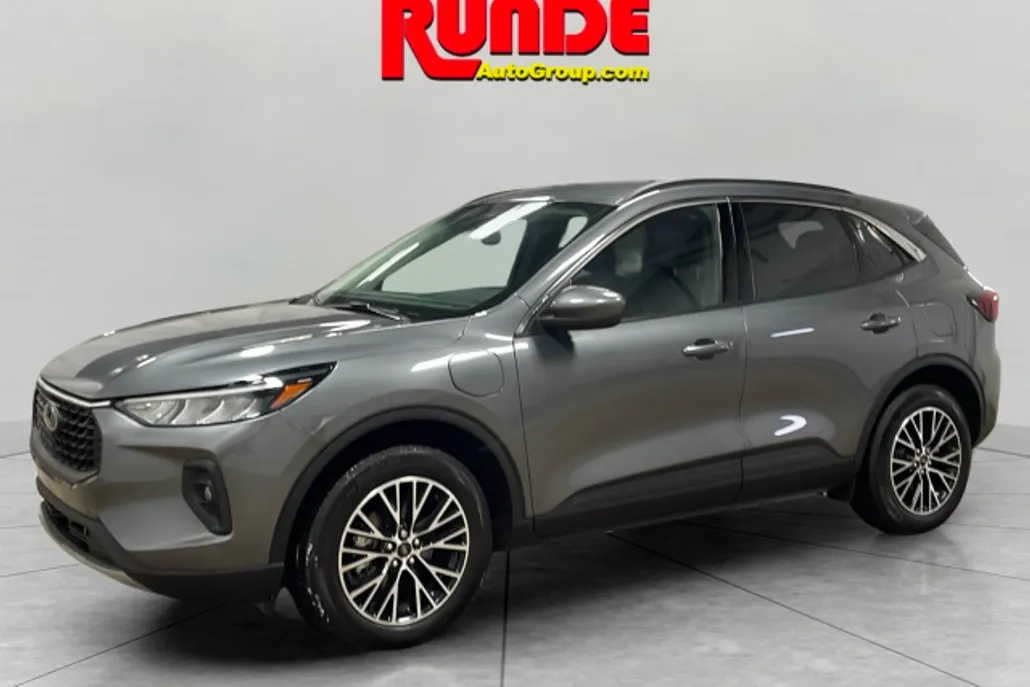 2023 Ford Escape Plug-In Hybrid photo 1