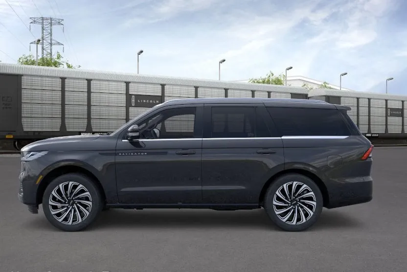 2025 Lincoln Navigator Black Label photo 1