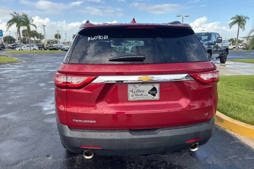 2020 Chevrolet Traverse Leather photo 1