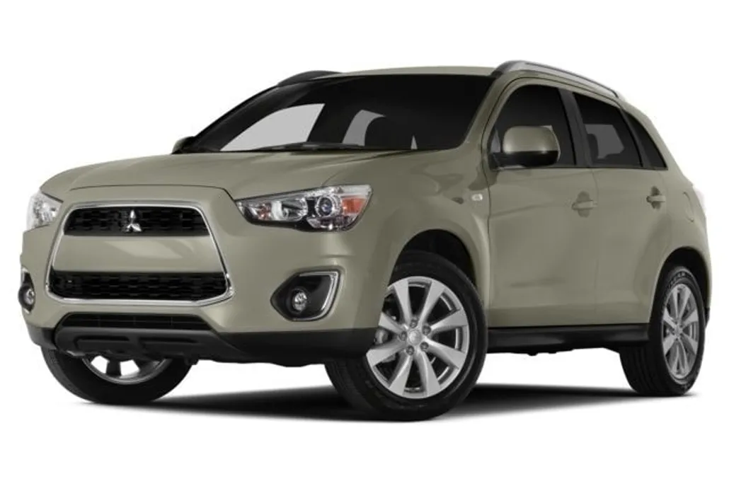 2013 Mitsubishi Outlander Sport SE photo 1