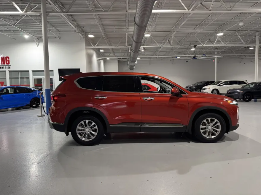 2019 Hyundai Santa Fe SEL photo 1