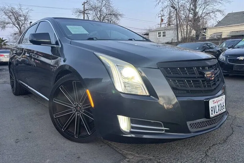 2014 Cadillac XTS Platinum V-Sport photo 1