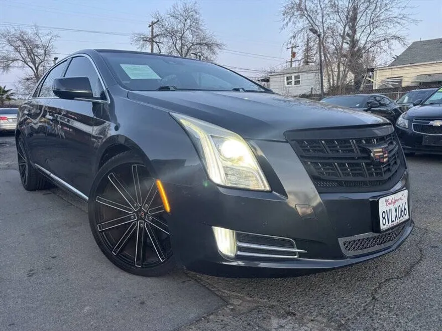 2014 Cadillac XTS Platinum V-Sport photo 1