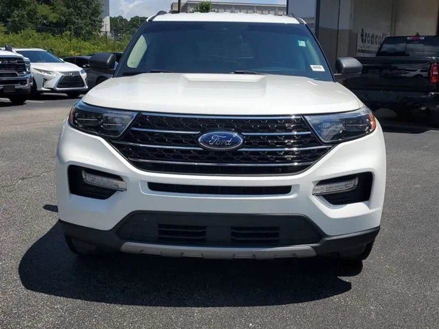 2021 Ford Explorer XLT photo 1