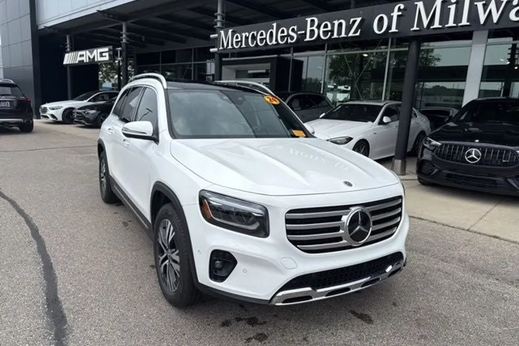 2024 Mercedes Benz GLB 250 4MATIC photo 1