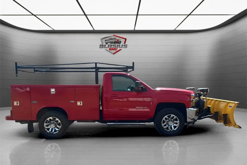 2018 Chevrolet Silverado 3500HD LT photo 1