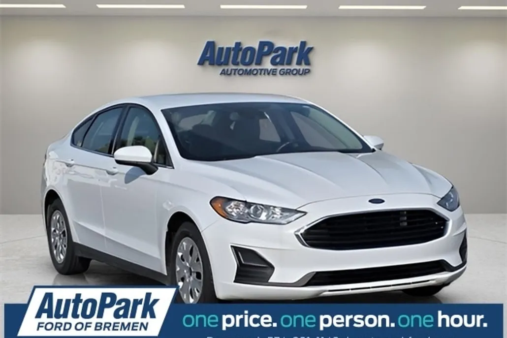 2020 Ford Fusion S photo 1