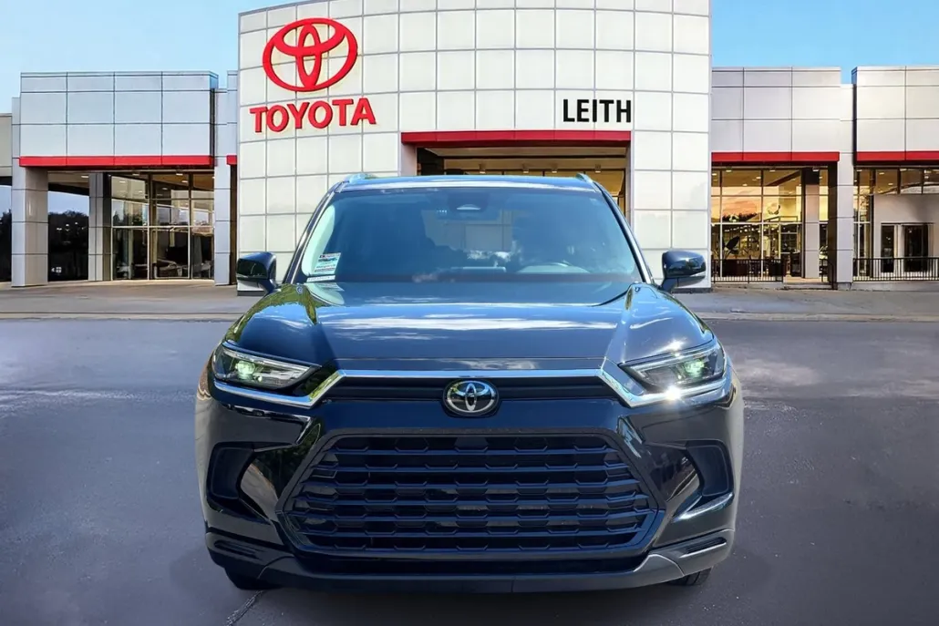 2024 Toyota Grand Highlander XLE photo 1