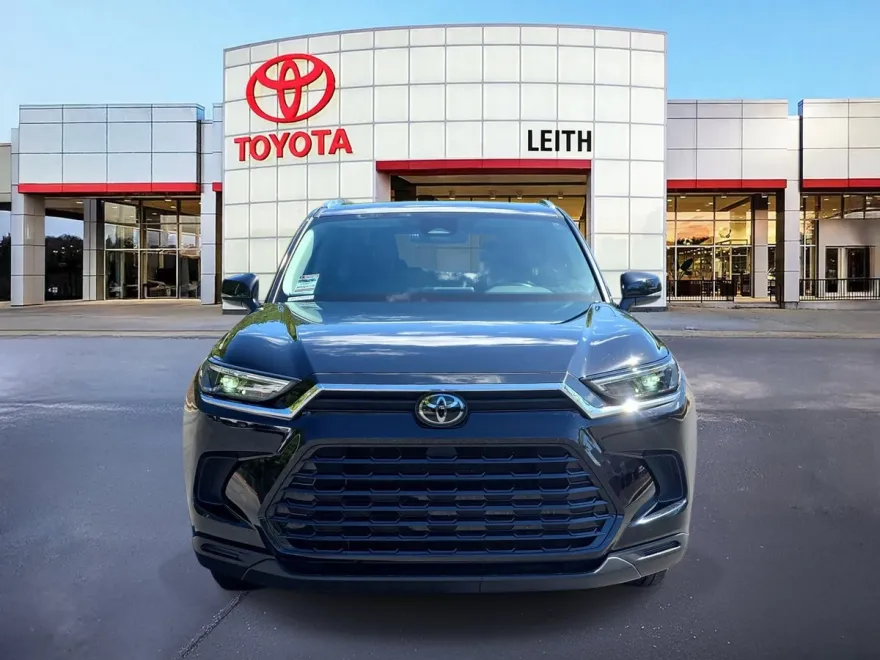 2024 Toyota Grand Highlander XLE photo 1