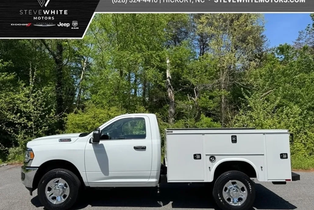 2024 Ram 3500 Tradesman photo 1