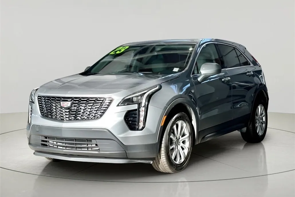 2023 Cadillac XT4 Luxury photo 1