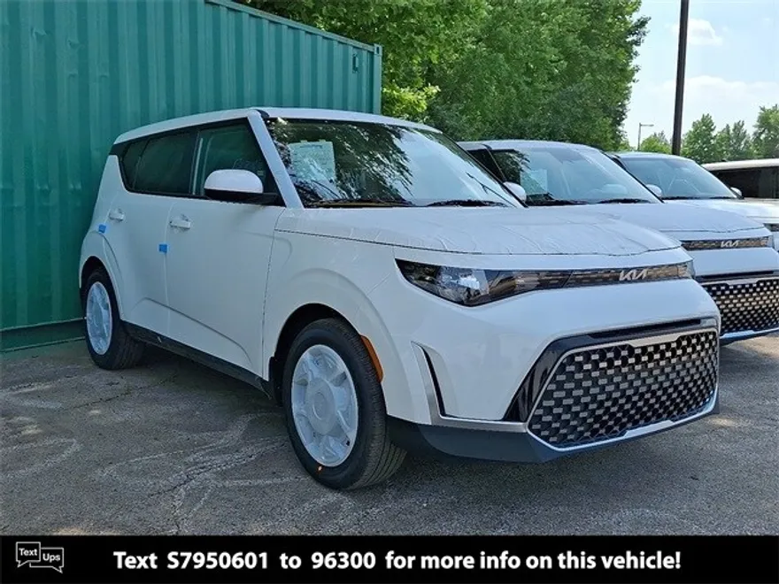 2025 Kia Soul EX photo 1