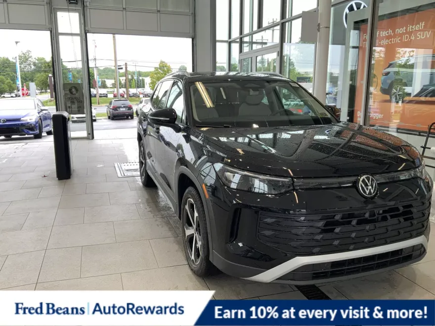 2025 Volkswagen Tiguan SE photo 1
