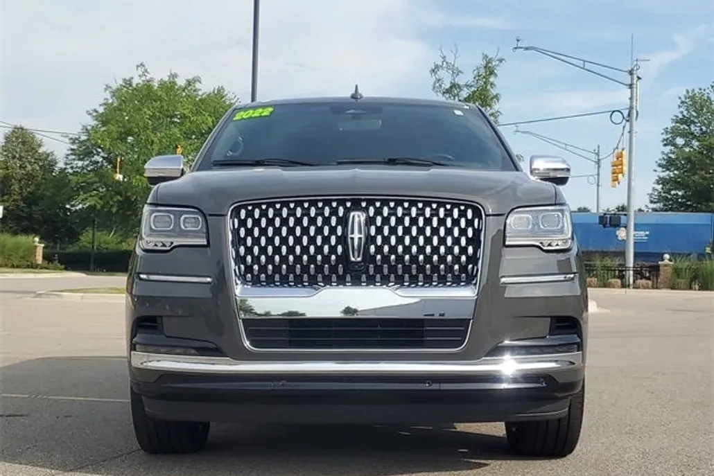 2022 Lincoln Navigator Black Label photo 1