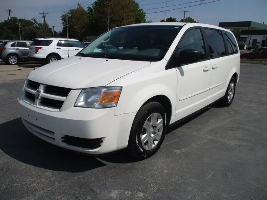 2010 Dodge Grand Caravan SE photo 1