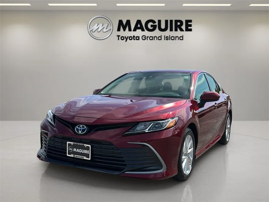 2022 Toyota Camry LE photo 1