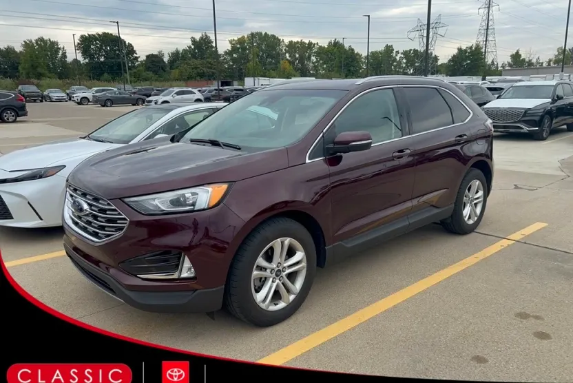 2019 Ford Edge SEL photo 1