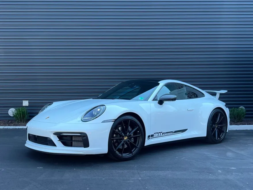 2024 Porsche 911 T photo 1