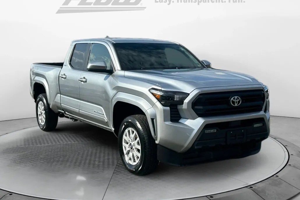 2025 Toyota Tacoma SR5 4x4 photo 1