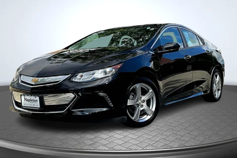 2017 Chevrolet Volt LT photo 1