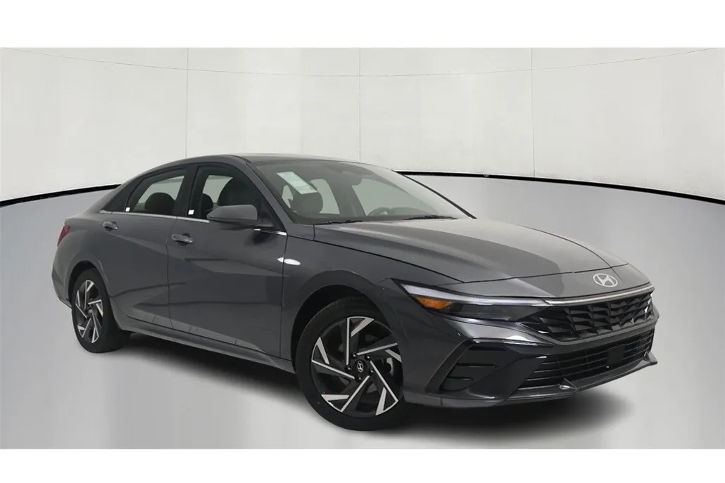2025 Hyundai Elantra SEL Convenience photo 1