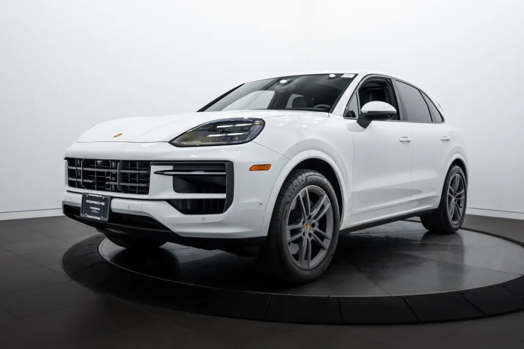 2025 Porsche Cayenne photo 1