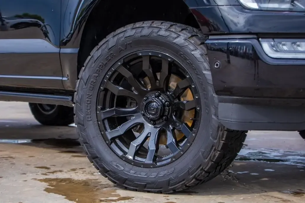 2023 Ford F-150 Platinum FX4 photo 1