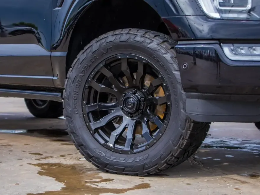 2023 Ford F-150 Platinum FX4 photo 1