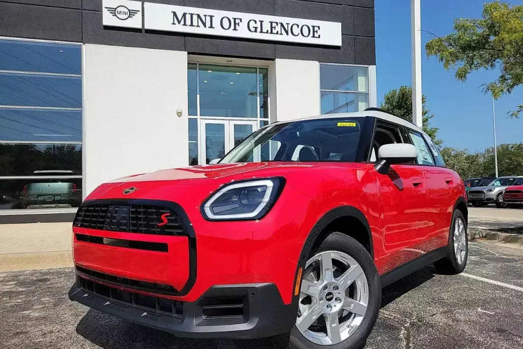 2025 Mini Cooper Signature S ALL4 photo 1