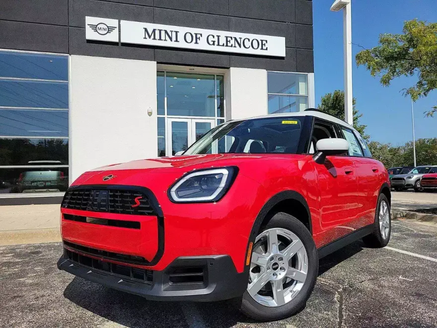 2025 Mini Cooper Signature S ALL4 photo 1