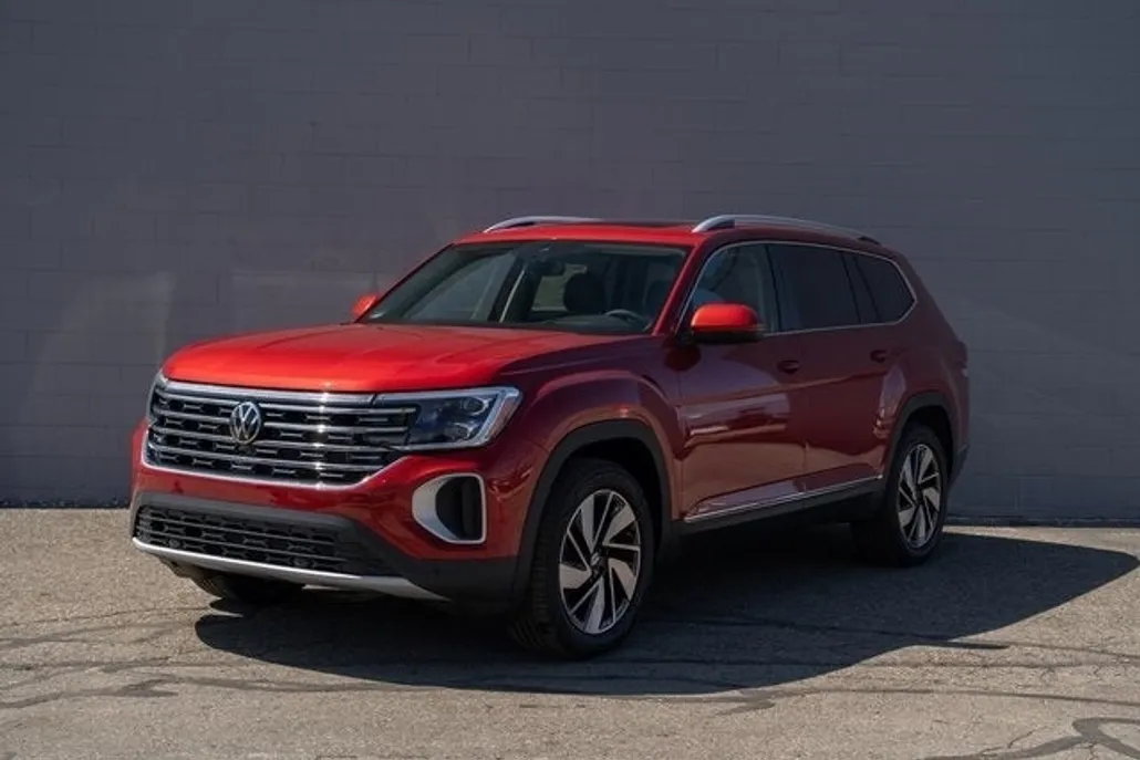 2025 Volkswagen Atlas SEL photo 1