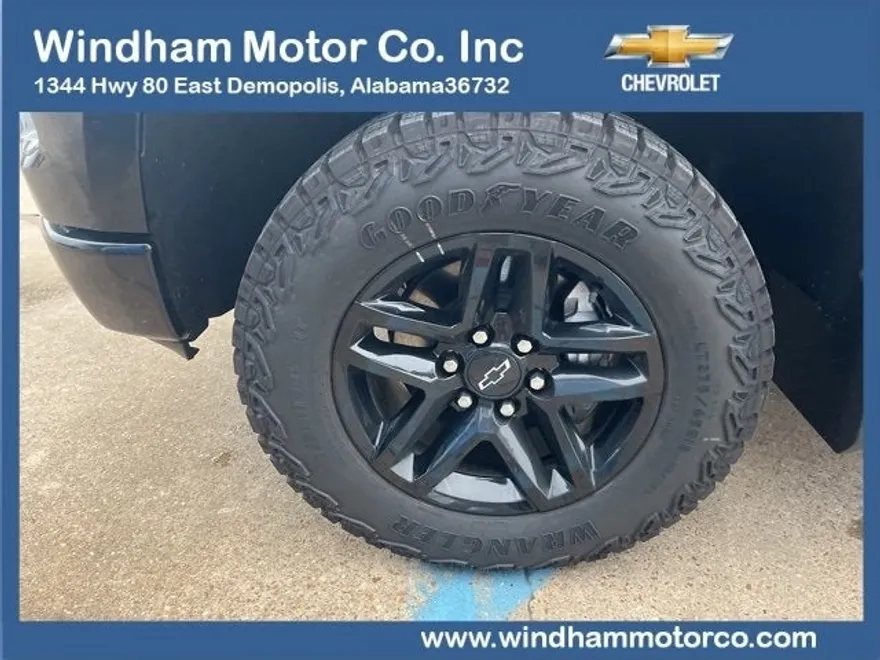 2025 Chevrolet Silverado 1500 Custom Trail Boss photo 1