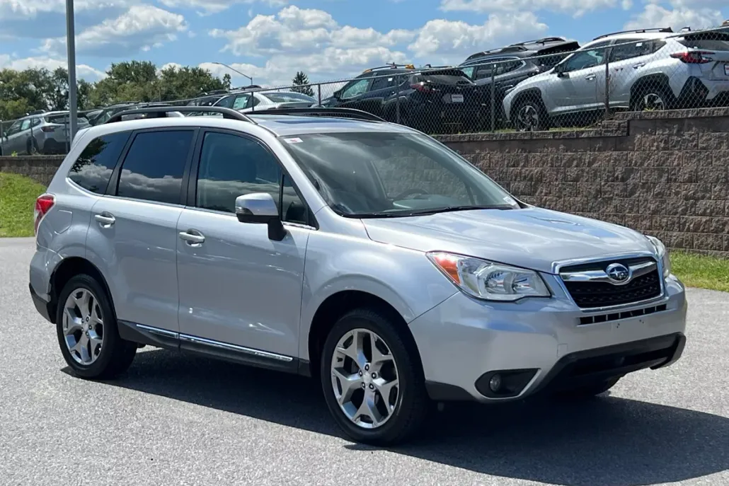 2016 Subaru Forester 2.5i Touring photo 1