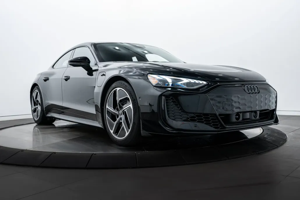 2025 Audi RS e-tron GT photo 1