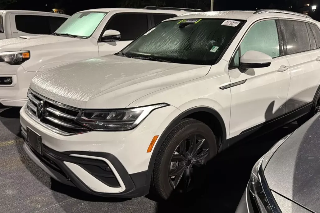 2024 Volkswagen Tiguan SE Wolfsburg Edition photo 1