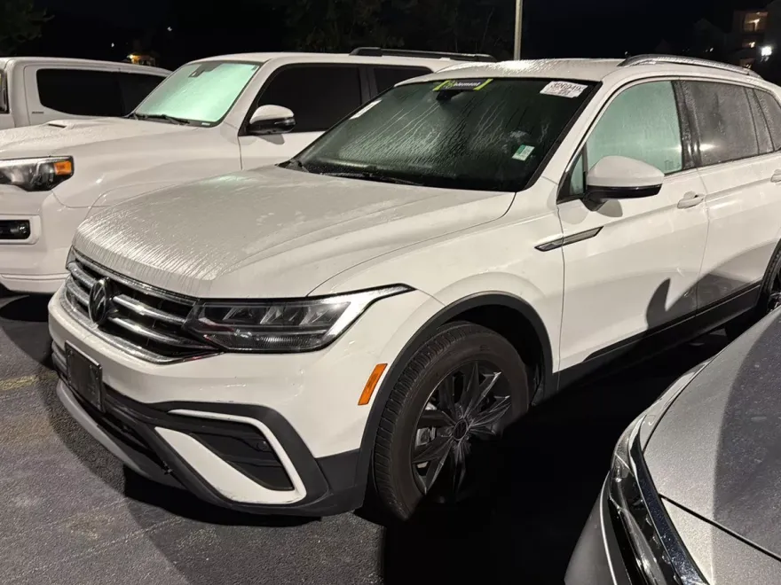 2024 Volkswagen Tiguan SE Wolfsburg Edition photo 1