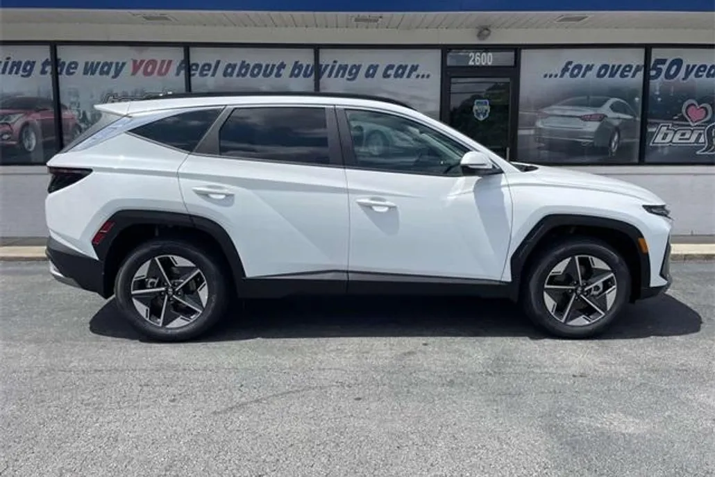 2025 Hyundai Tucson Hybrid SEL Convenience photo 1