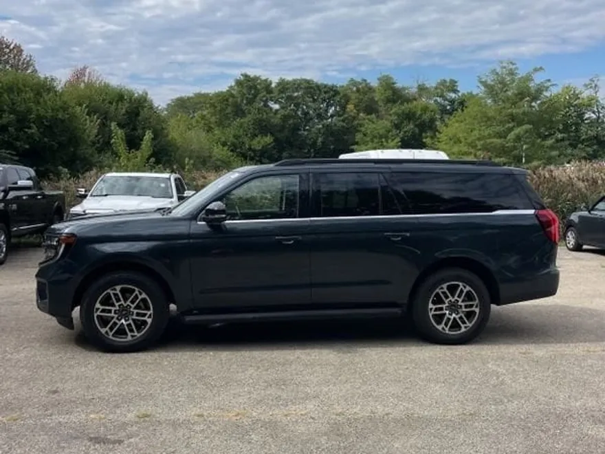 2025 Ford Expedition MAX photo 1