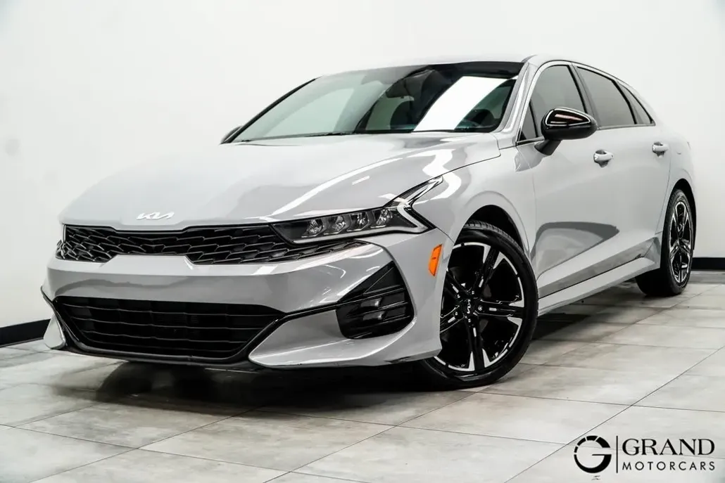 2023 Kia K5 GT-Line photo 1